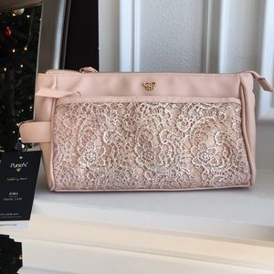 NWT Zora Travel Case